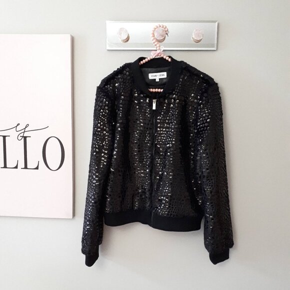 EUC John + Jenn black faux fur fuzzy feel & textured surface bomber jacket - Picture 14 of 15